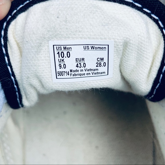 SOLD!Vans Checkered Old Skool Low Top Sneakers - Picture 4 of 5